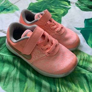 Nike light pink runners kids